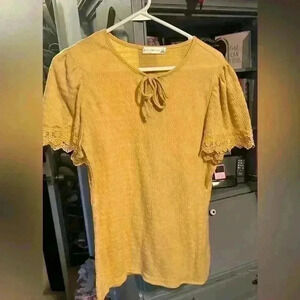 Retrology yellow keyhole shirt with crochet sleeve trim